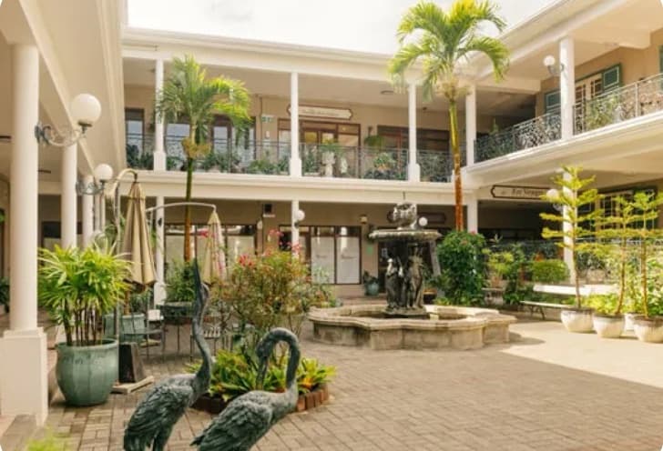 Garden Village courtyard, Curepipe